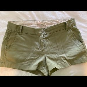 Size 10 JCrew chino short in Olive Sand
